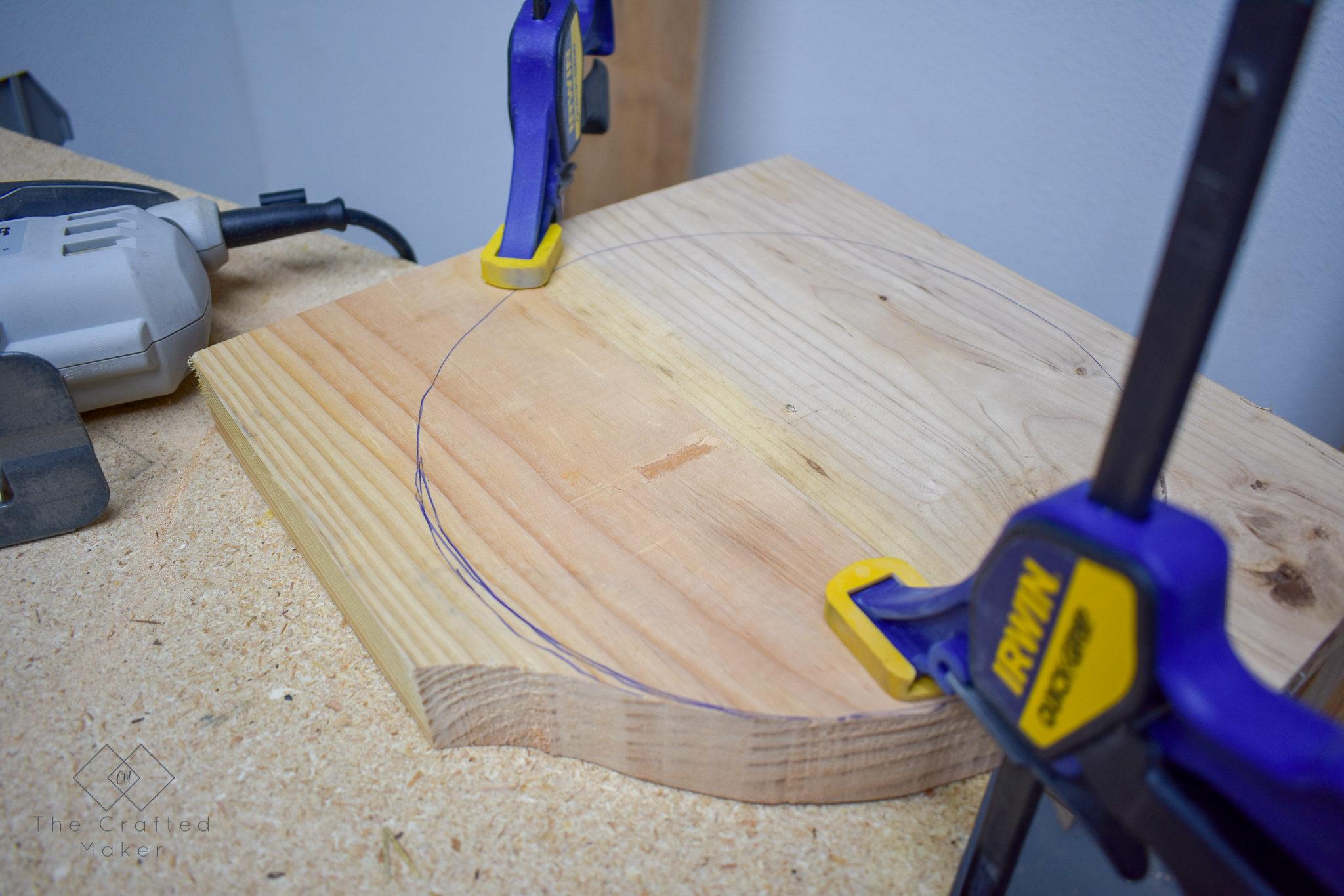 Scrap wood is something most of us have more than enough of. Why not make this wooden Lazy Susan and put that scrap wood to good use!