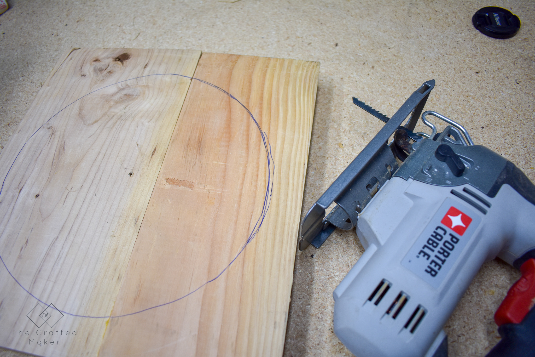 Scrap wood is something most of us have more than enough of. Why not make this wooden Lazy Susan and put that scrap wood to good use!